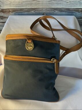Michael Kors Nylon Crossbody Bag Navy Blue Brown Trim Gold Tone Zip Lightweight